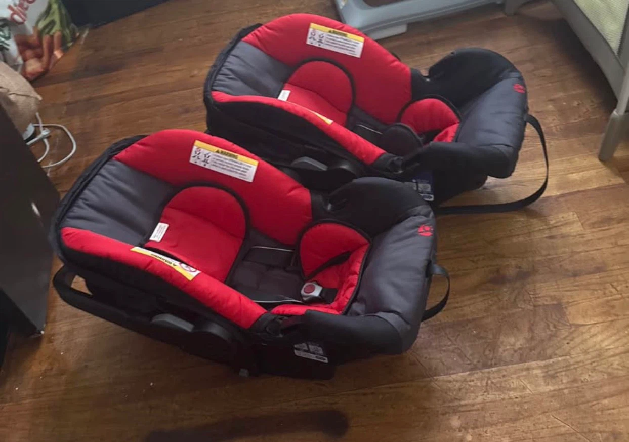 Baby Trend Snap-N-Go Double Stroller with 2 Infant Car Seats - photo 2