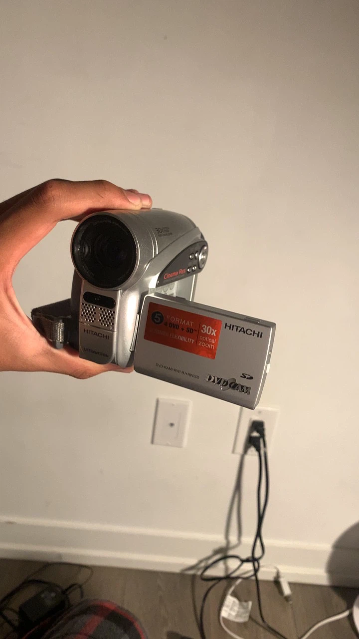 Hitachi DVD Ultravision Camcorder