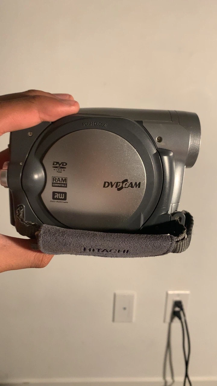 Hitachi DVD Ultravision Camcorder - photo 4