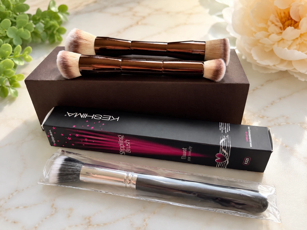 Makeup brushes