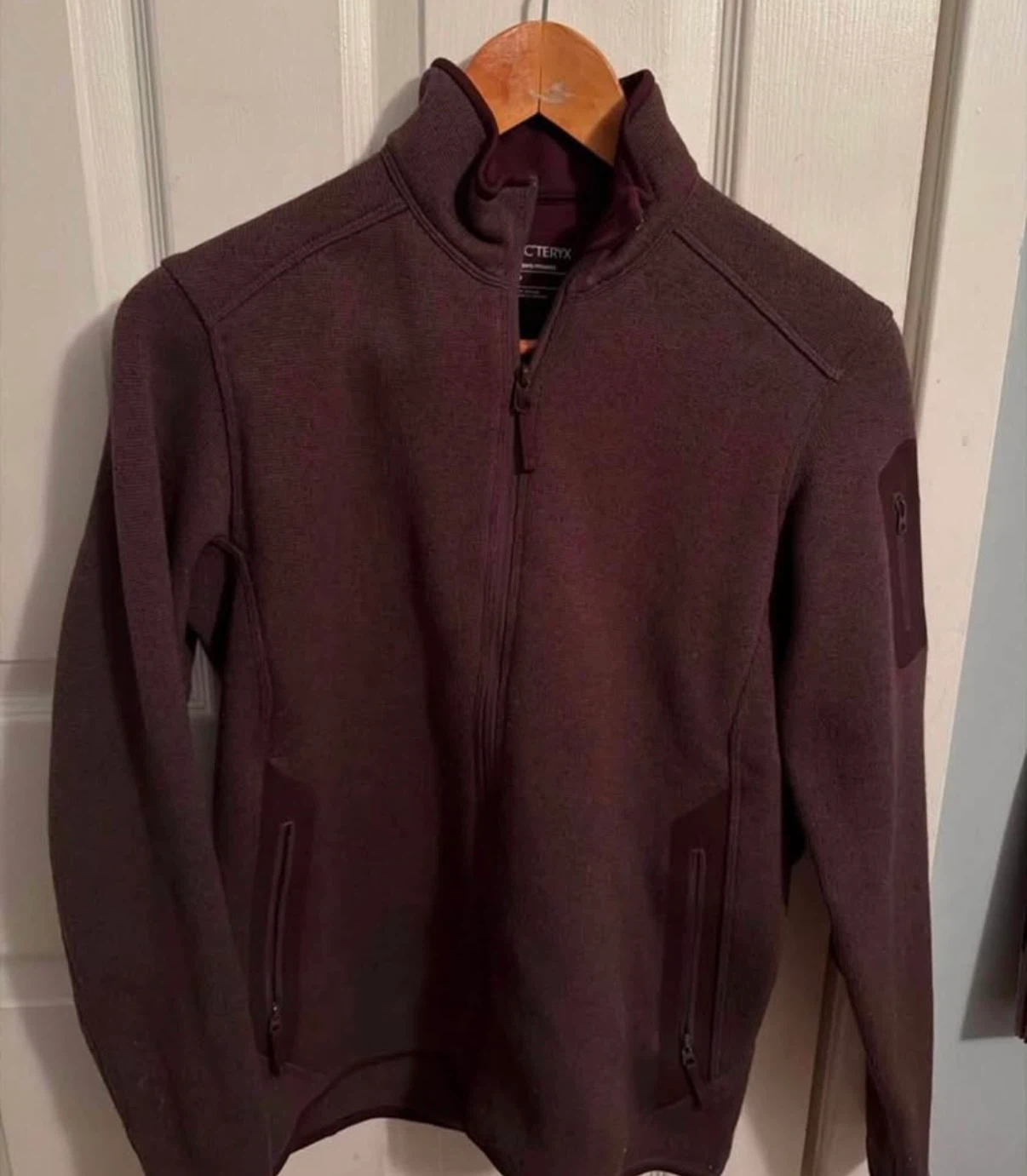 Women Arc’teryx sweater size small purple
