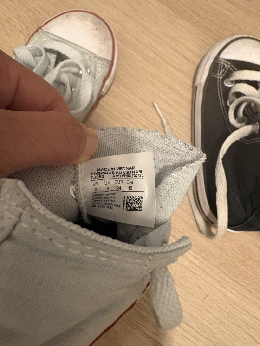 Converse All Star Sneakers toddler size 8 - photo 4
