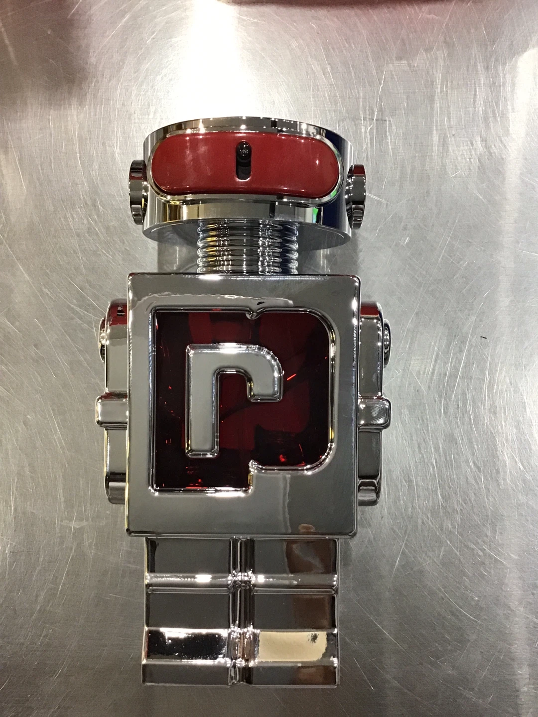 Phantom in red
