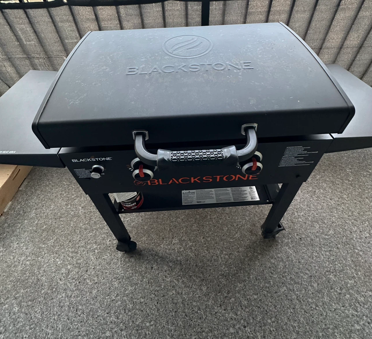 Blackstone 28 inch 2 Burner Griddle with Hood