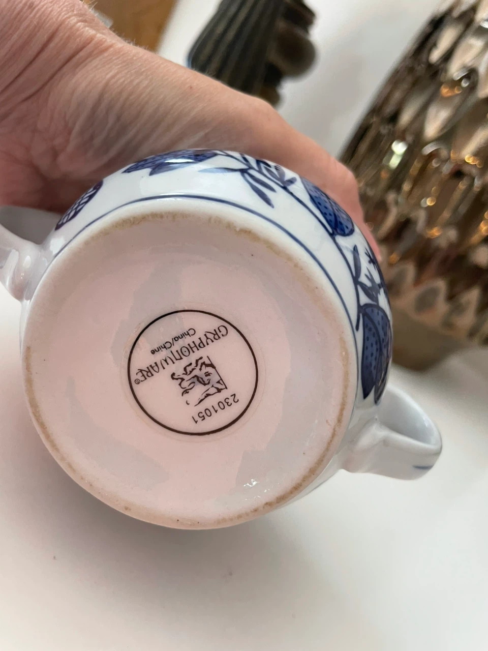 Gryphonware Sugar Bowl with Lid - photo 3
