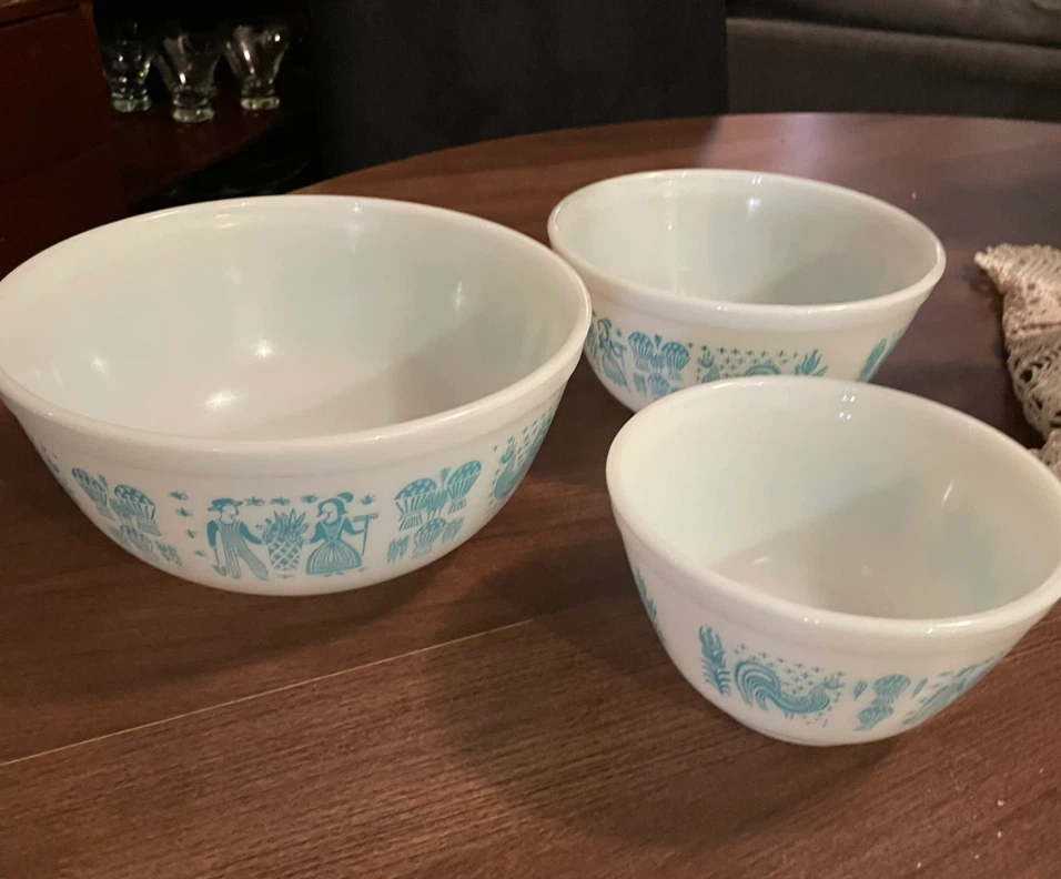 Pyrex Mixing Bowl Set - Turquoise Farmer's Market Pattern