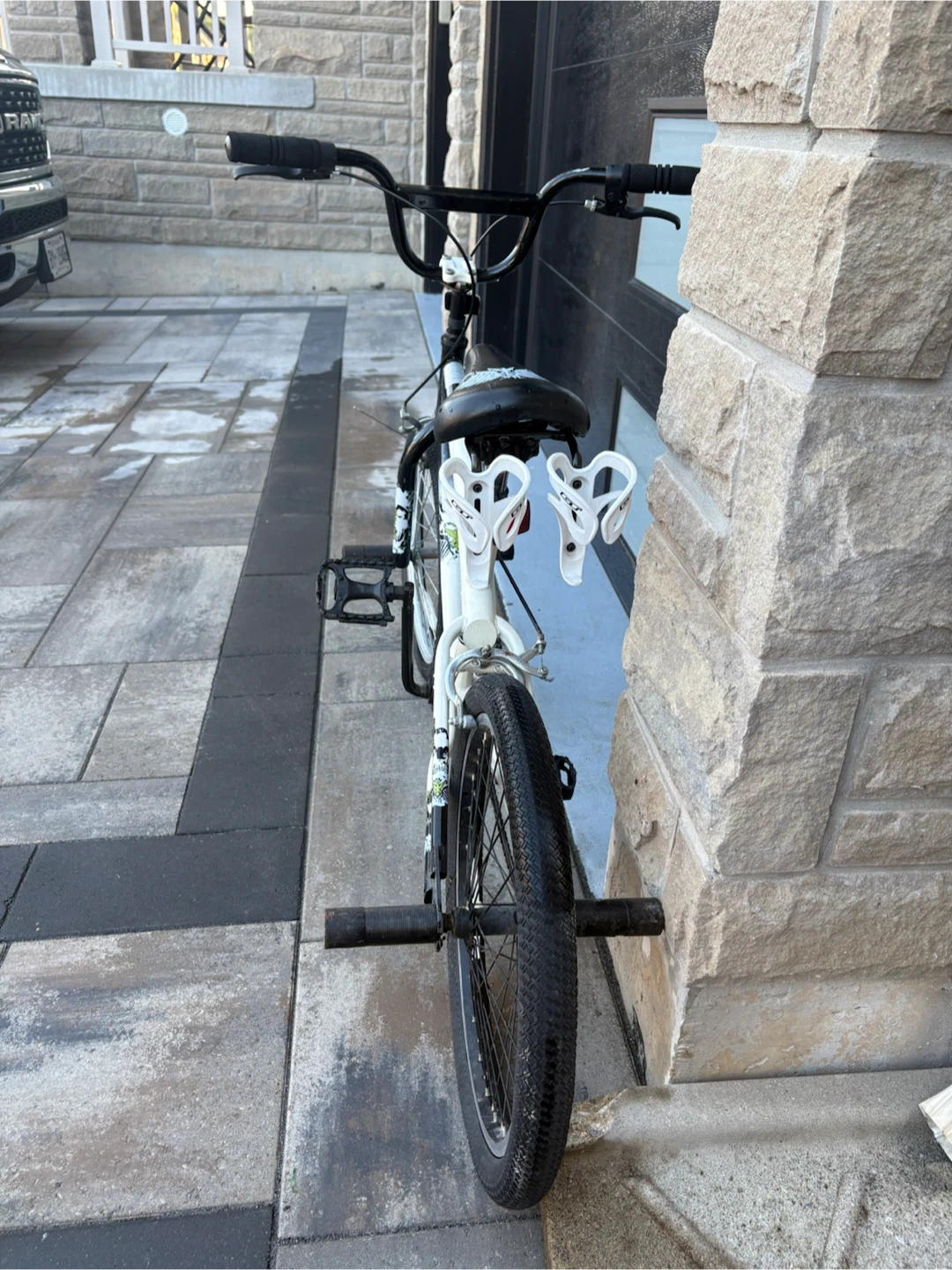 White and Black BMX Bike - photo 2