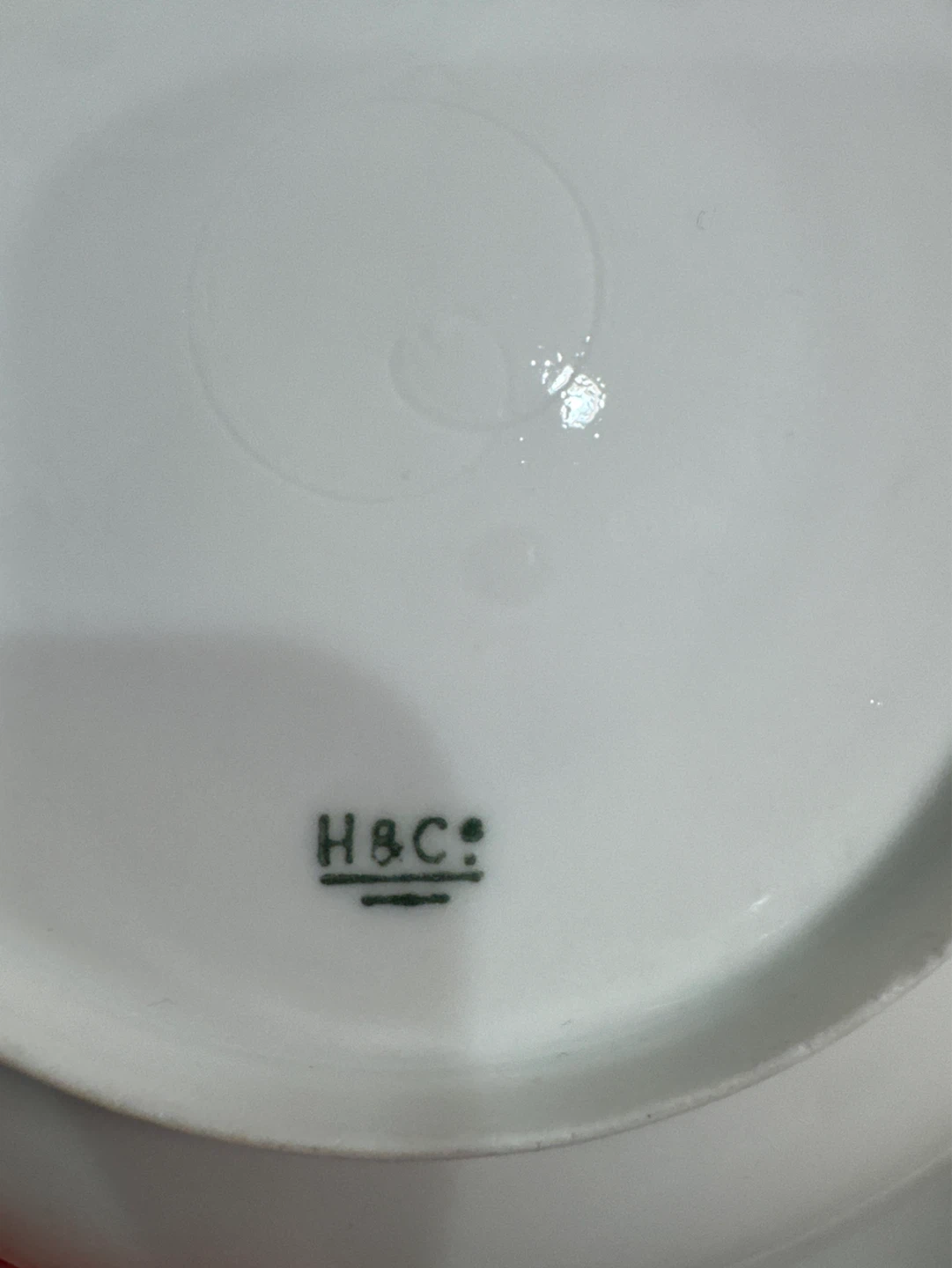 Set of 3 White H&C Porcelain Saucers - photo 3