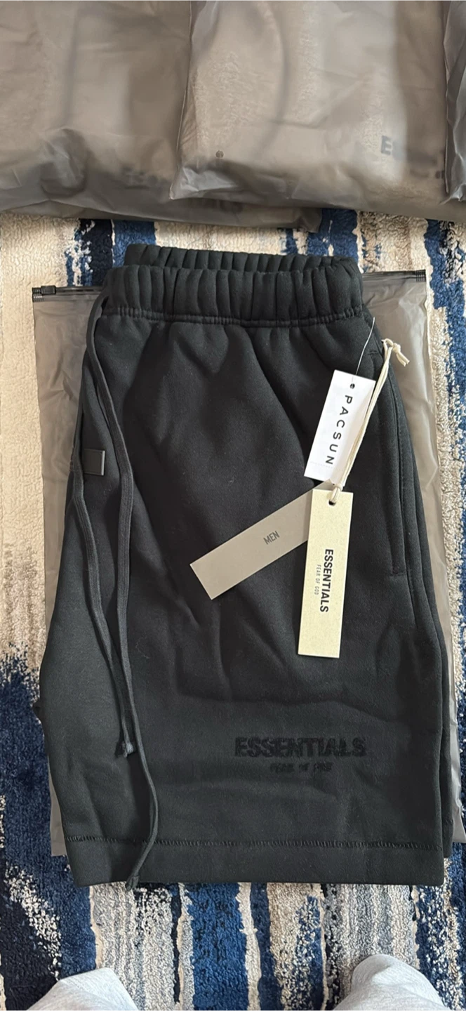 Fear of God Essentials Sweat Shorts Black - photo 2