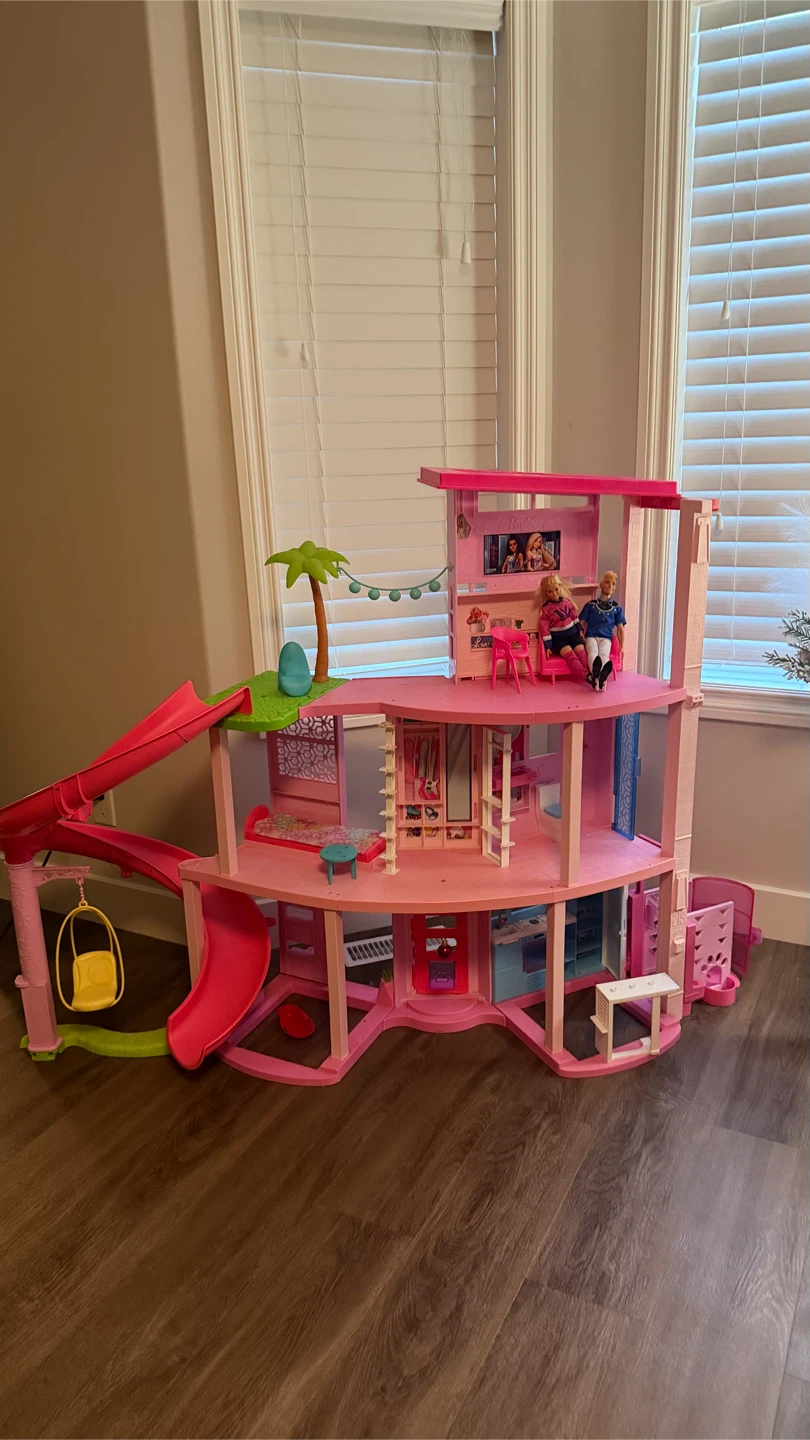 Barbie Dreamhouse and Camper