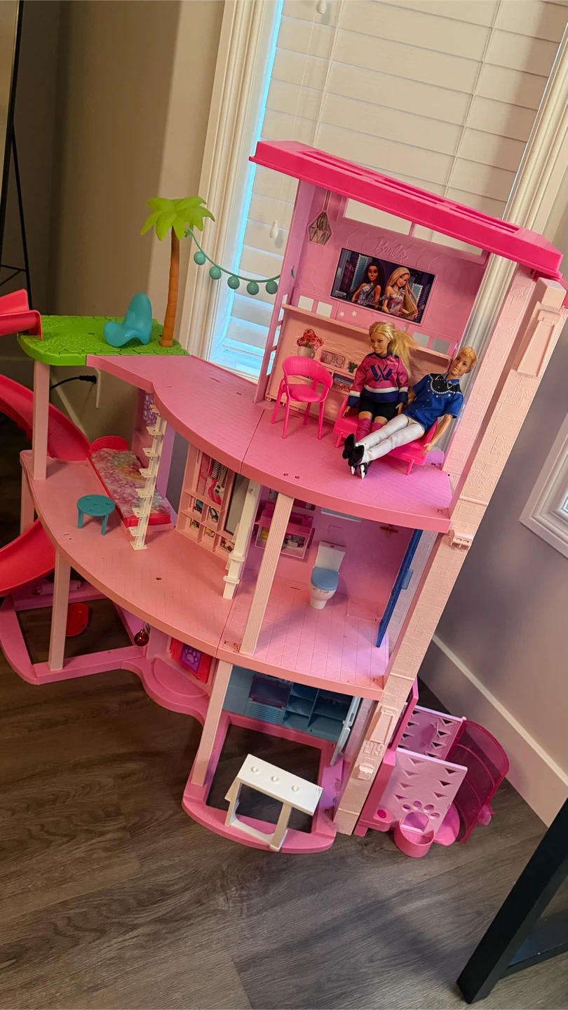 Barbie Dreamhouse and Camper - photo 2