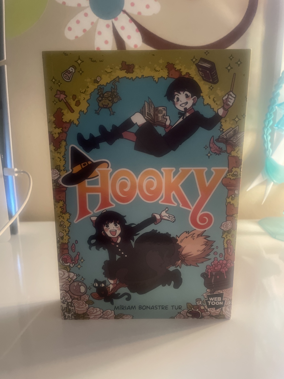 Hooky graphic novel by Miriam Bonastre Tur