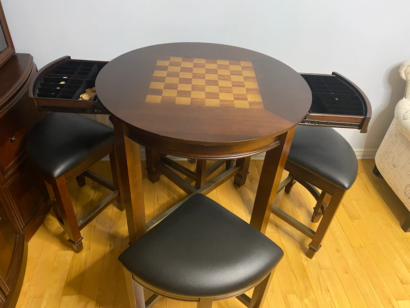 Round Table with Chessboard Top and 4 Stools - photo 5