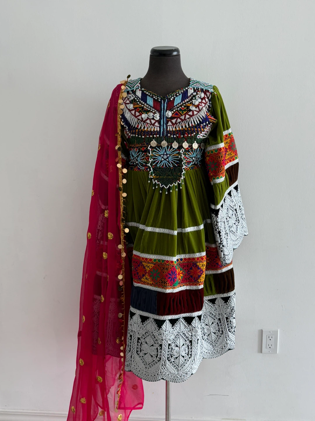 Embroidered Velvet Dress with Scarf - photo 3