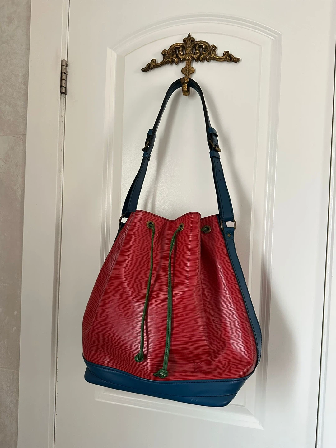 Louis Vuitton Epi Noe Bucket Bag Tricolour