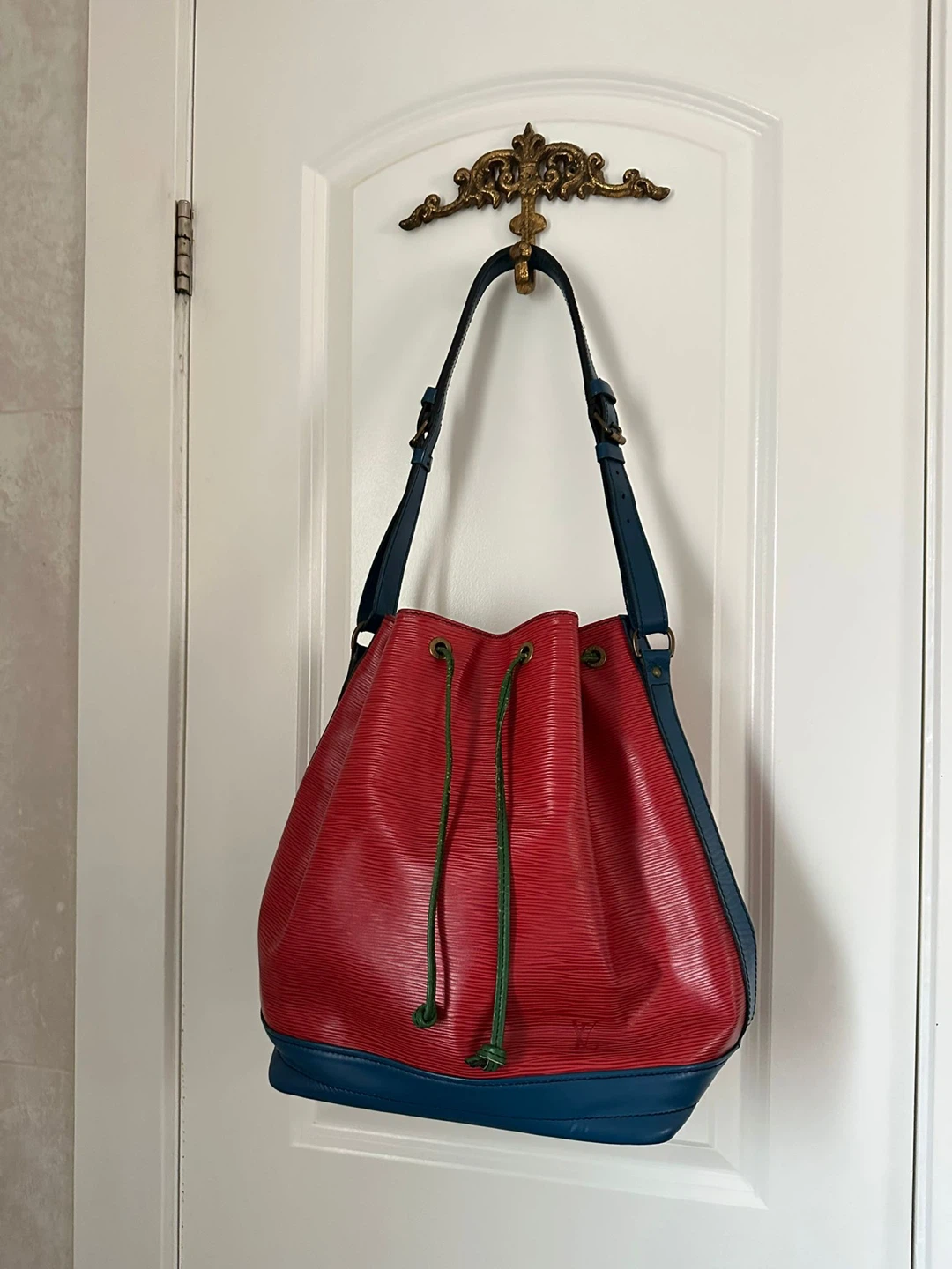Louis Vuitton Epi Noe Bucket Bag Tricolour - photo 2
