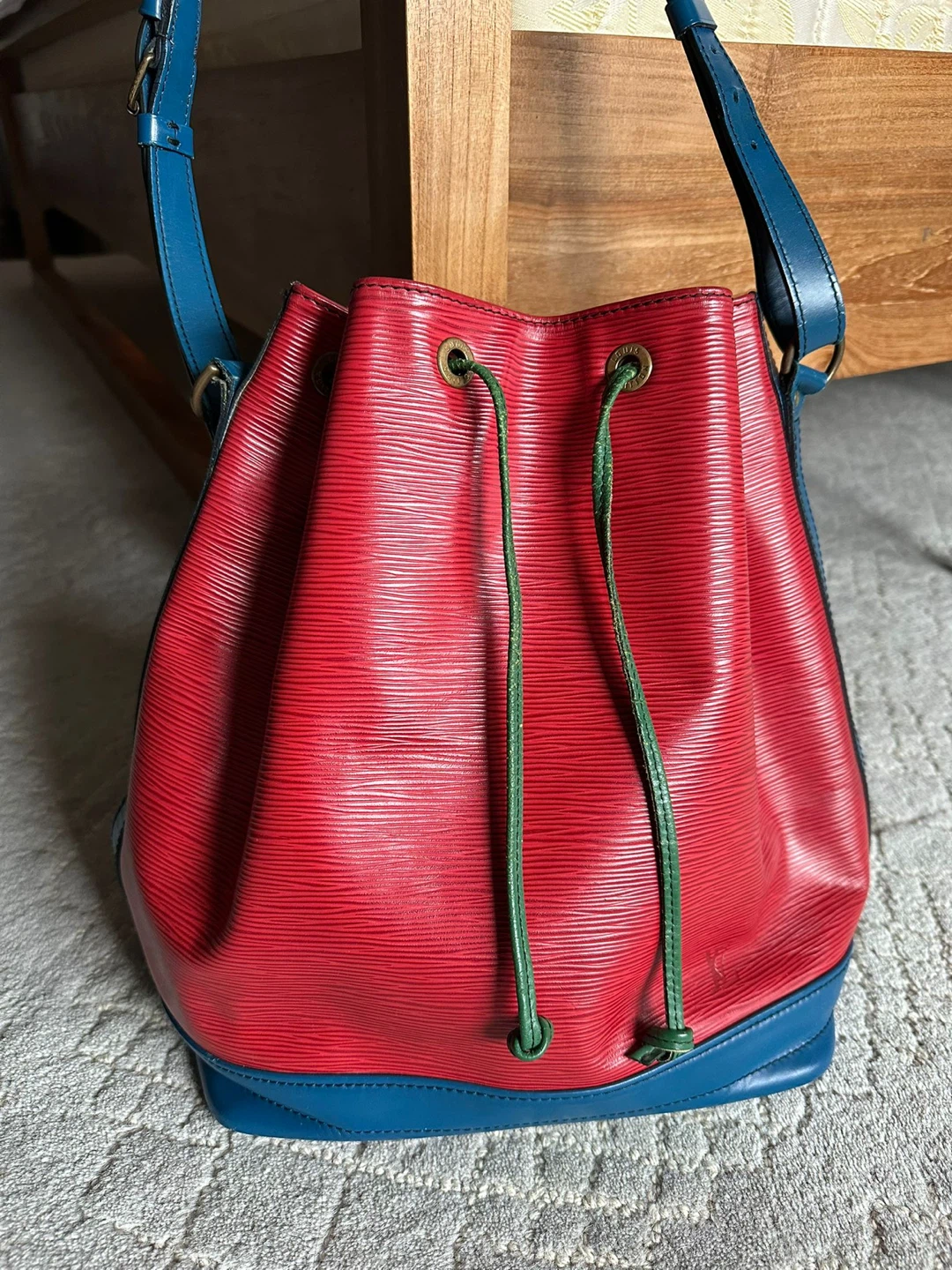 Louis Vuitton Epi Noe Bucket Bag Tricolour - photo 4