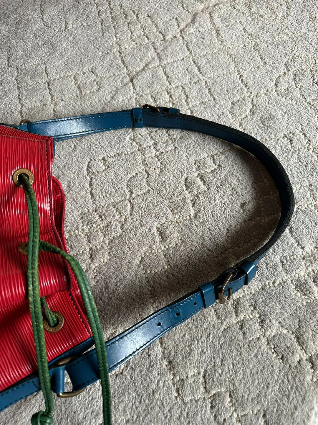 Louis Vuitton Epi Noe Bucket Bag Tricolour - photo 5