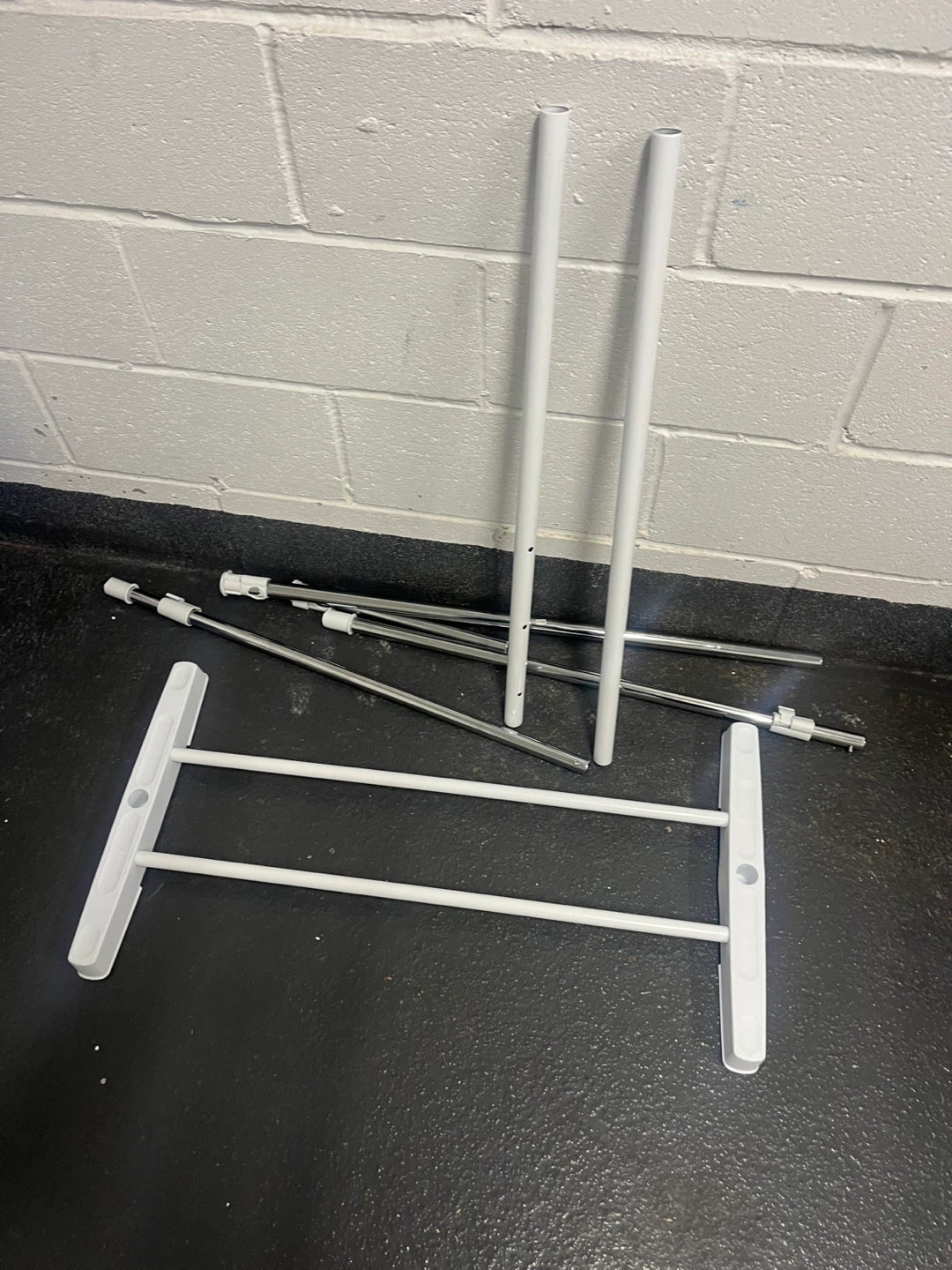White Metal Garment Rack Display Stand - photo 3