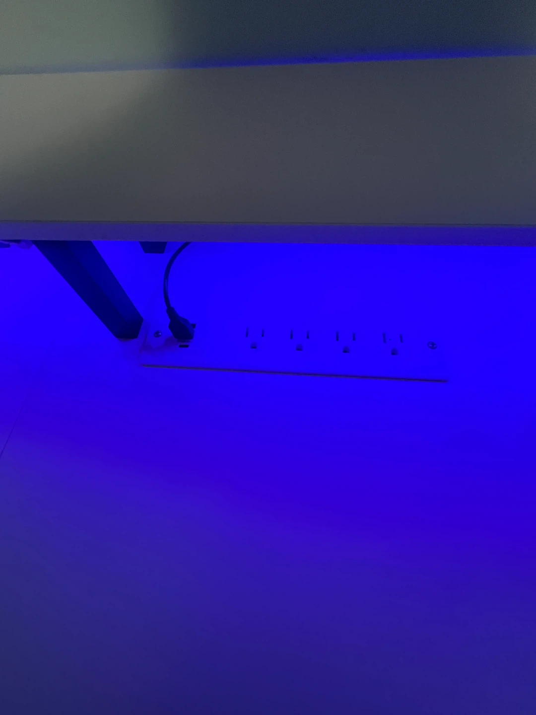 Long Desk / L-Shaped Desk with LED Lights + USB Ports - photo 5