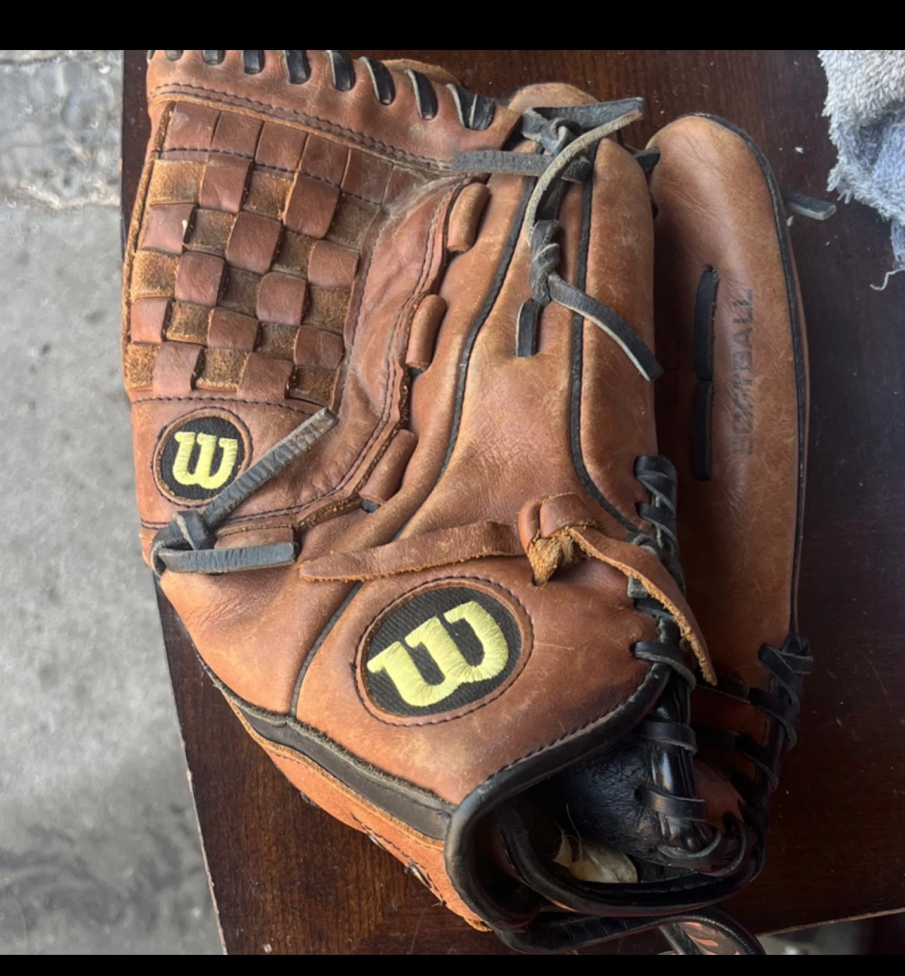 Wilson A700 Glove 13"