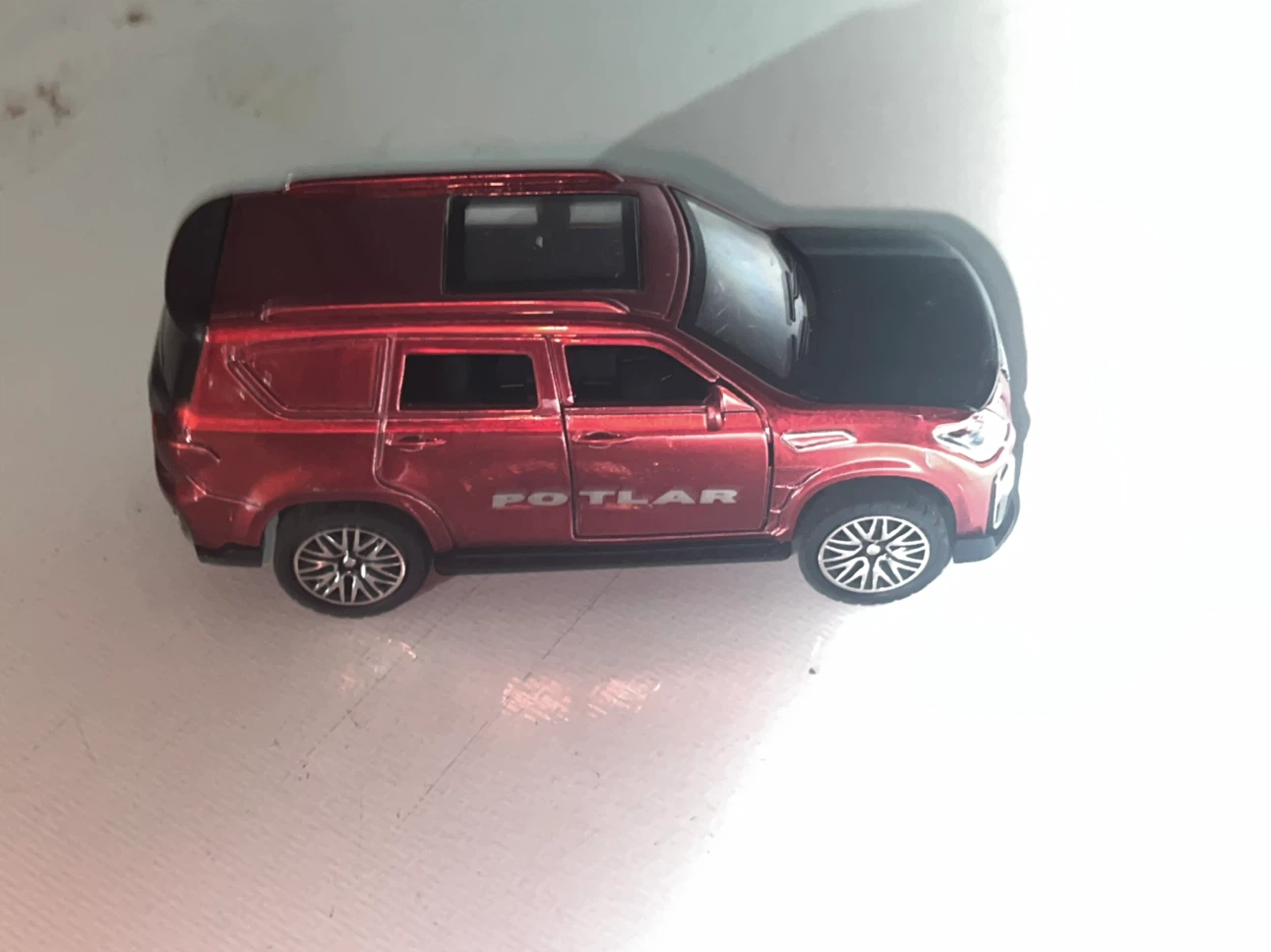 Red Potlar SUV Toy Car