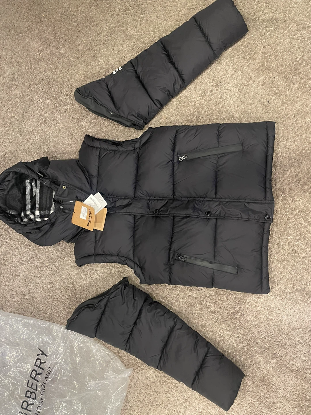Burberry Quilted Down Jacket with Hood - photo 2