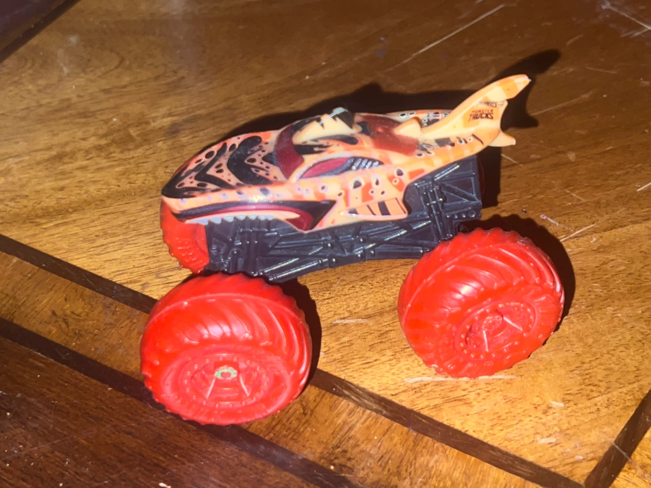 Hot Wheels Monster Trucks Shark Car - photo 2