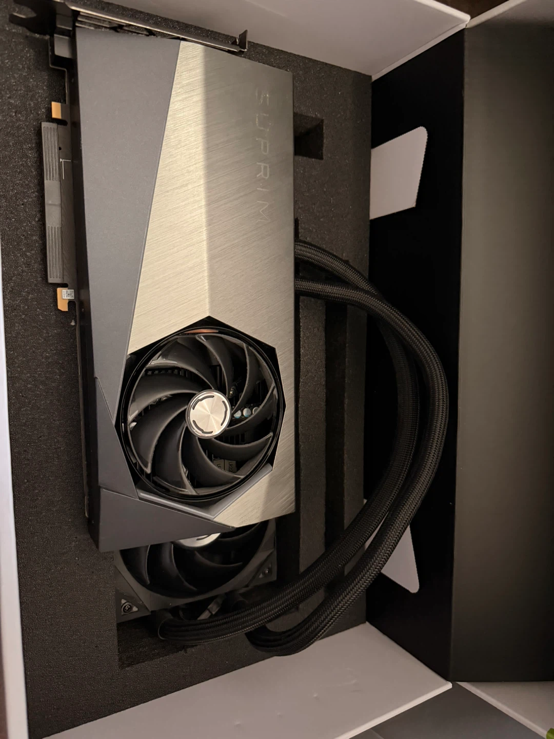 MSI GeForce RTX 4090 SUPRIM LIQUID X Graphics Card - photo 2