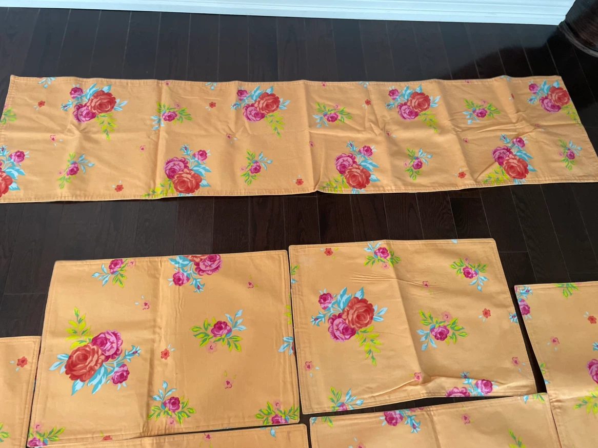 Floral Table Runner and Placemats Set - photo 2