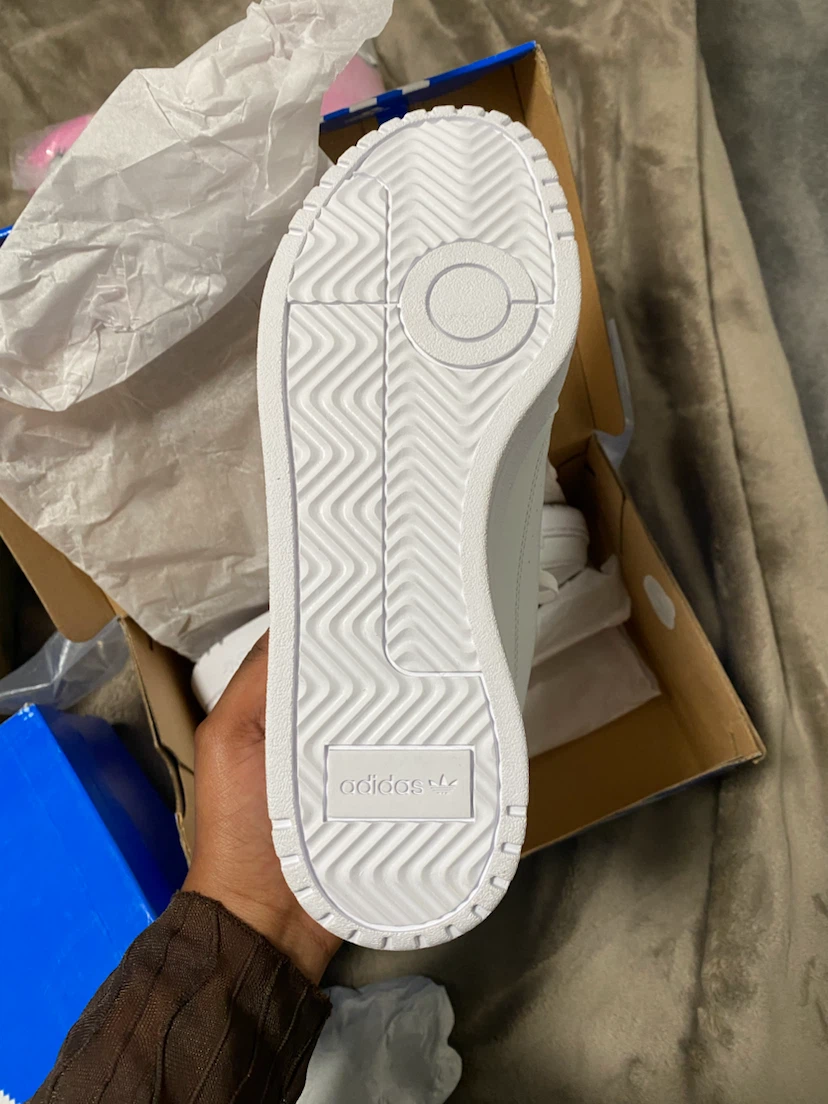 NEW Adidas White Sneakers Size 9 - photo 2