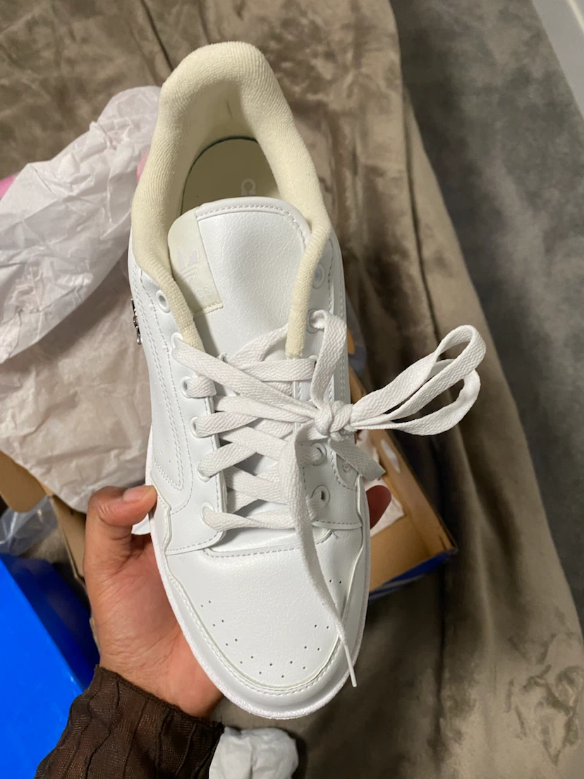 NEW Adidas White Sneakers Size 9 - photo 3