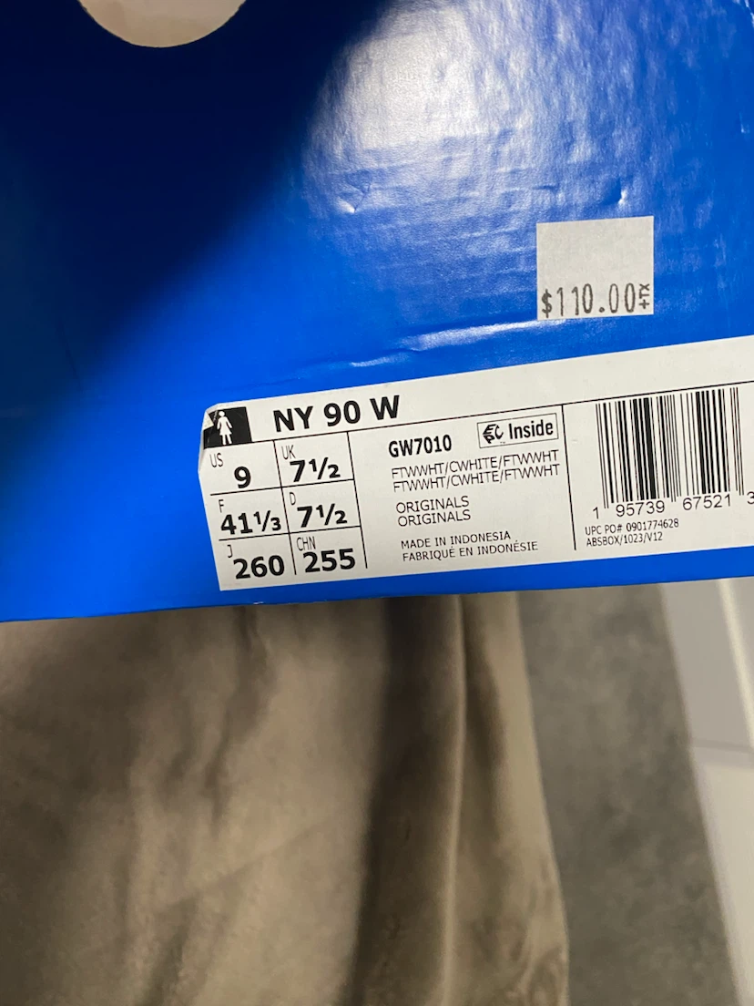 NEW Adidas White Sneakers Size 9 - photo 4
