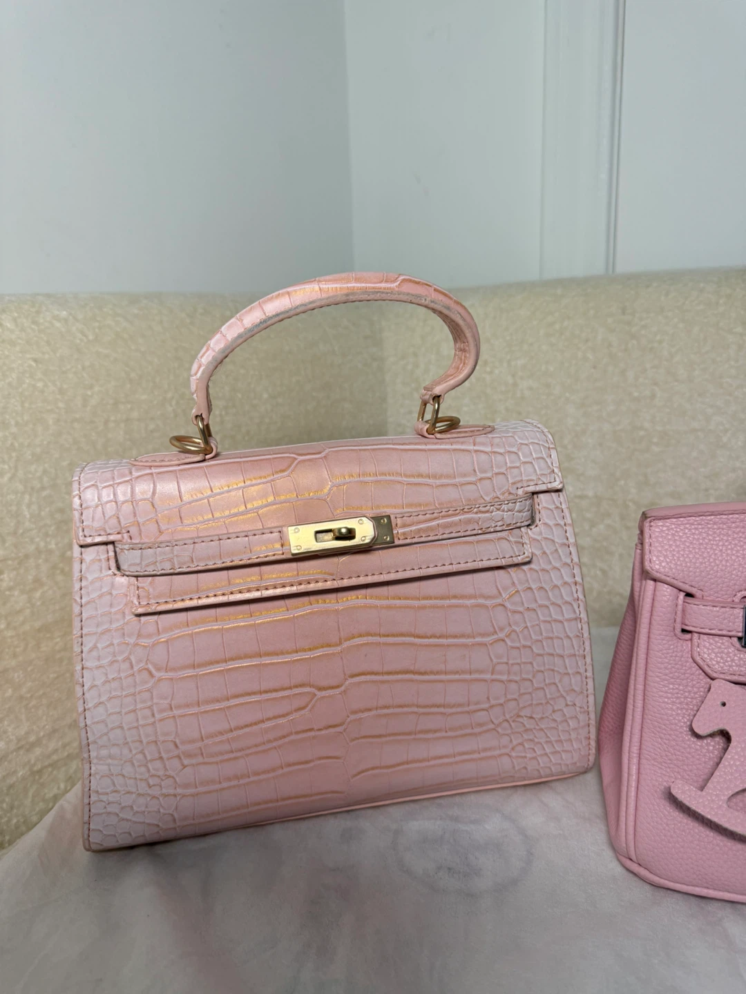 Beautiful handbags. Too cute - photo 2