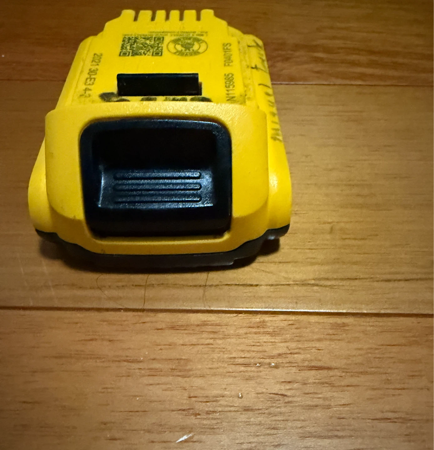DeWalt 20V MAX Lithium-Ion 2.0 Ah Battery - photo 2