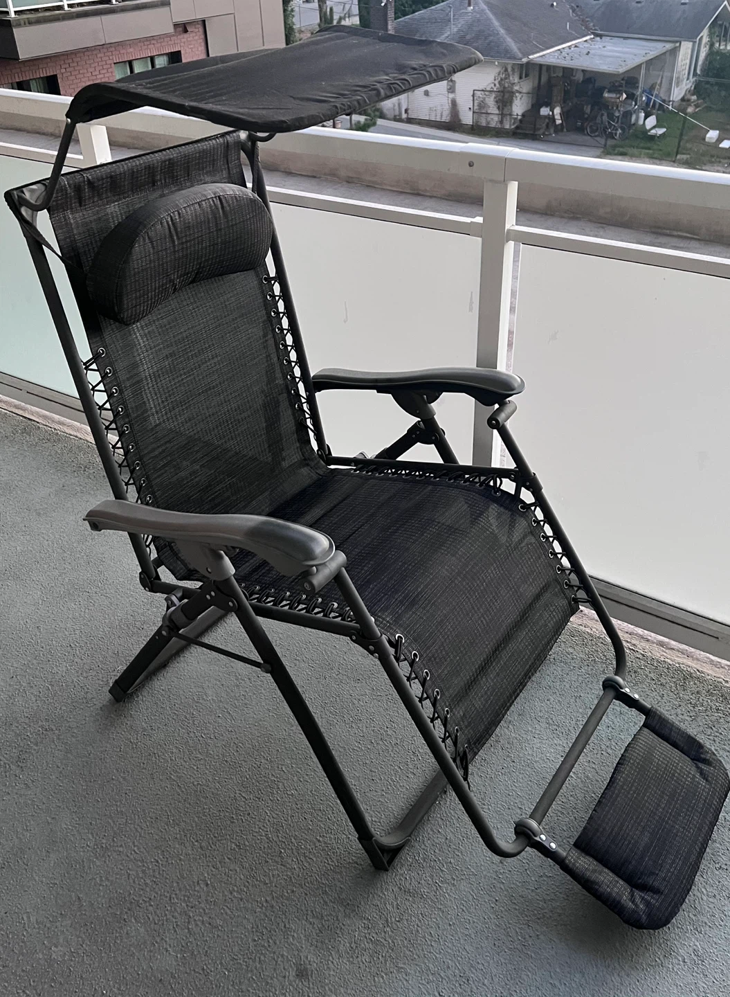 Zero Gravity Lounger with canopy and padded foot rest, new