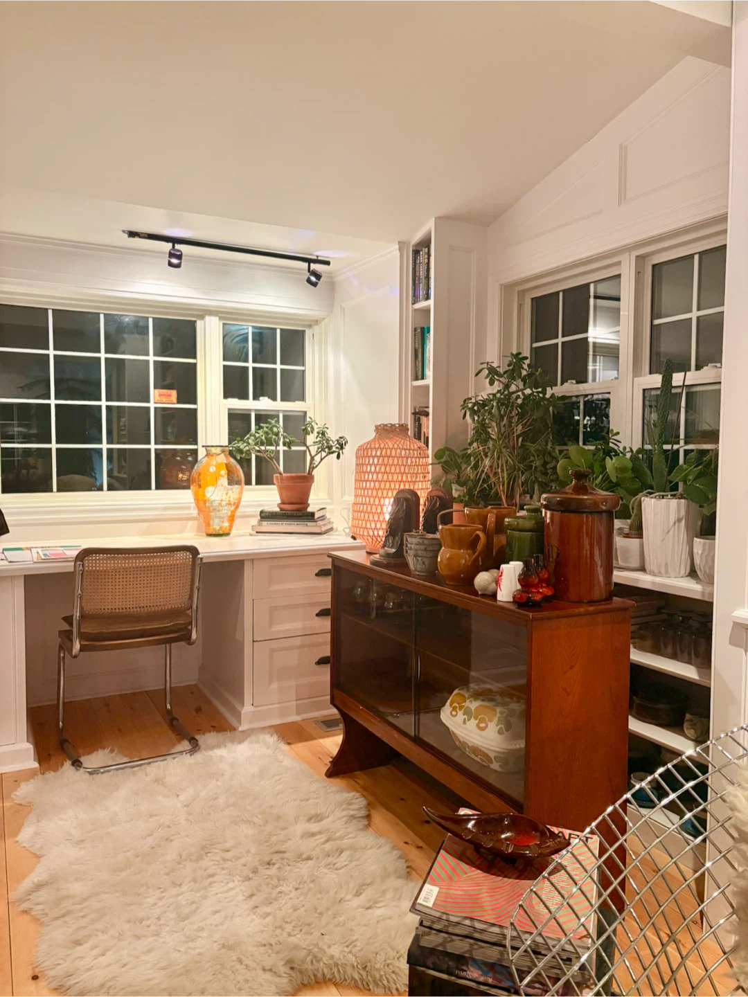 Mid-Century Modern Display Cabinet - photo 3
