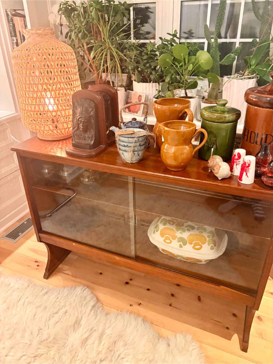 Mid-Century Modern Display Cabinet - photo 4