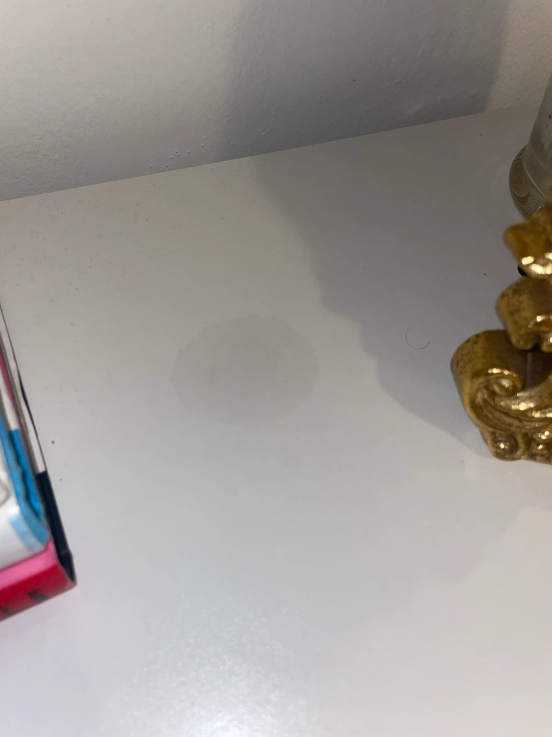 4 drawer dresser, white, two small visible signs of wear - photo 4