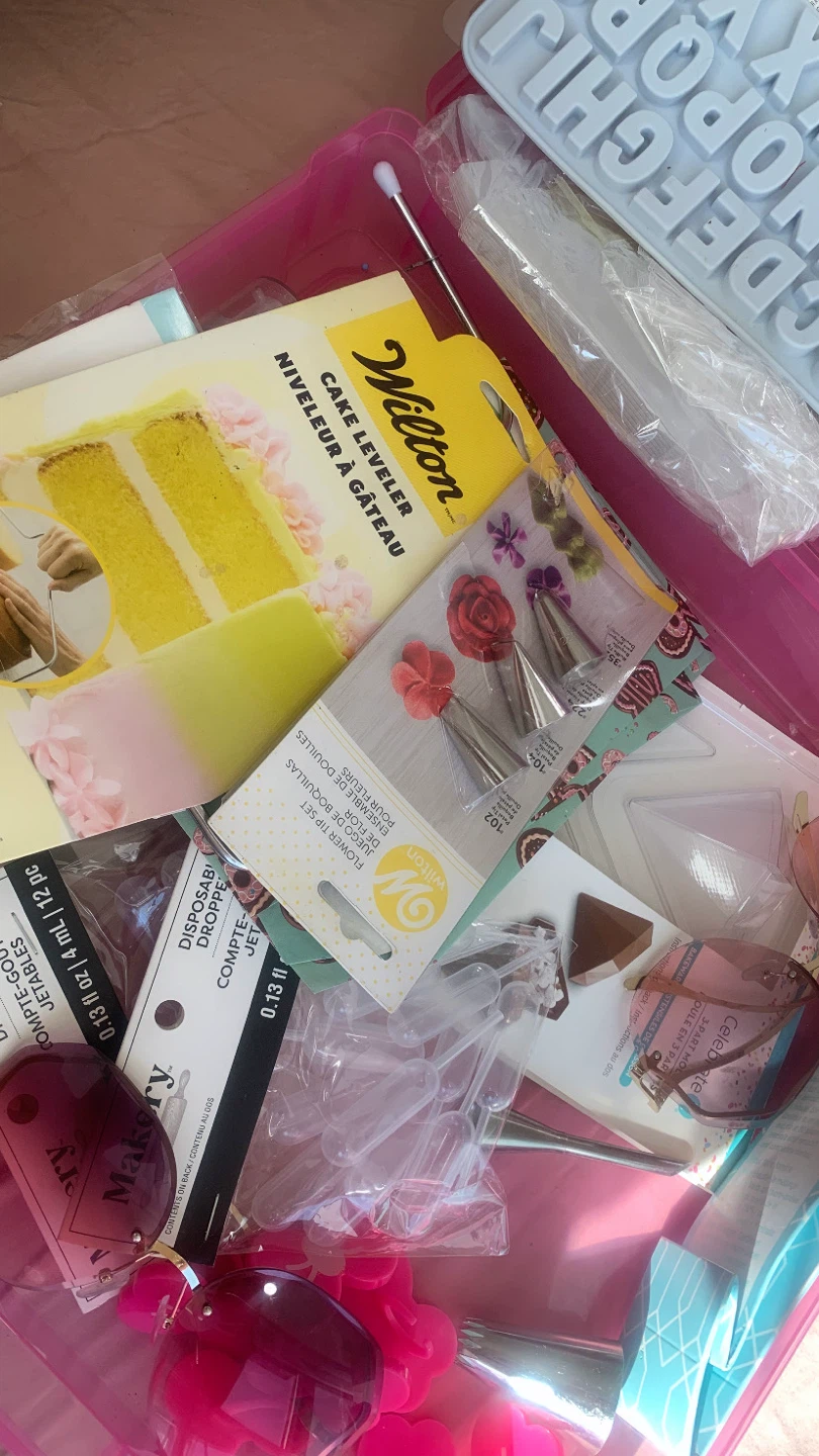Wilton Cake Decorating Set & Baking Supplies - photo 2