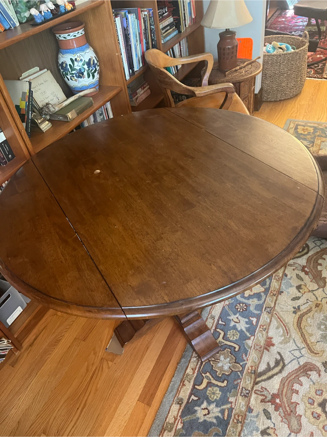 Round Pedestal Dining Table