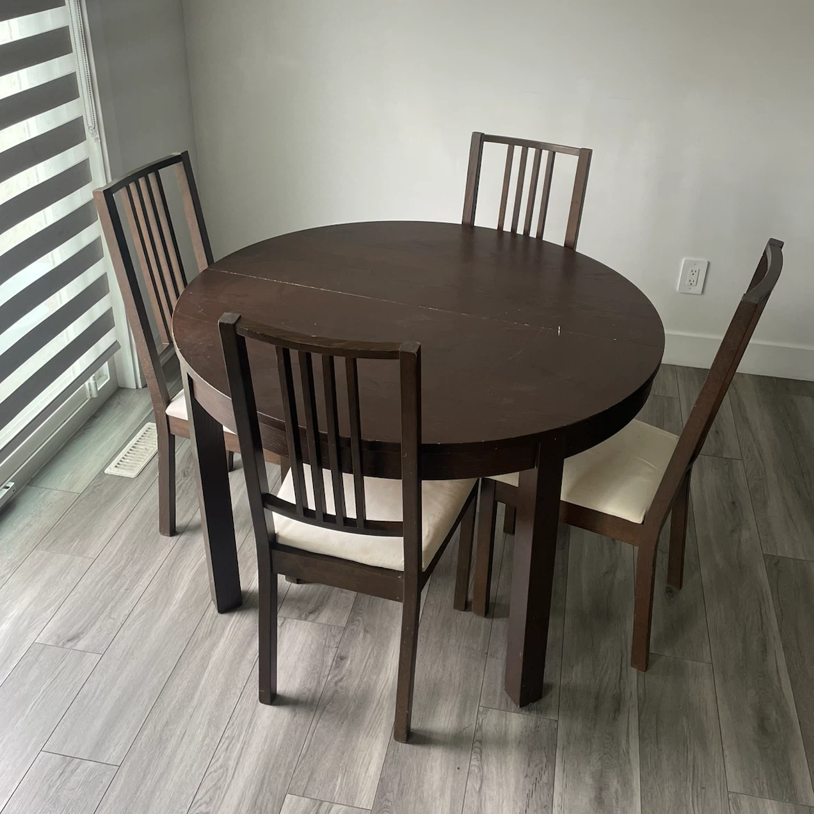 Dining Table & Chairs