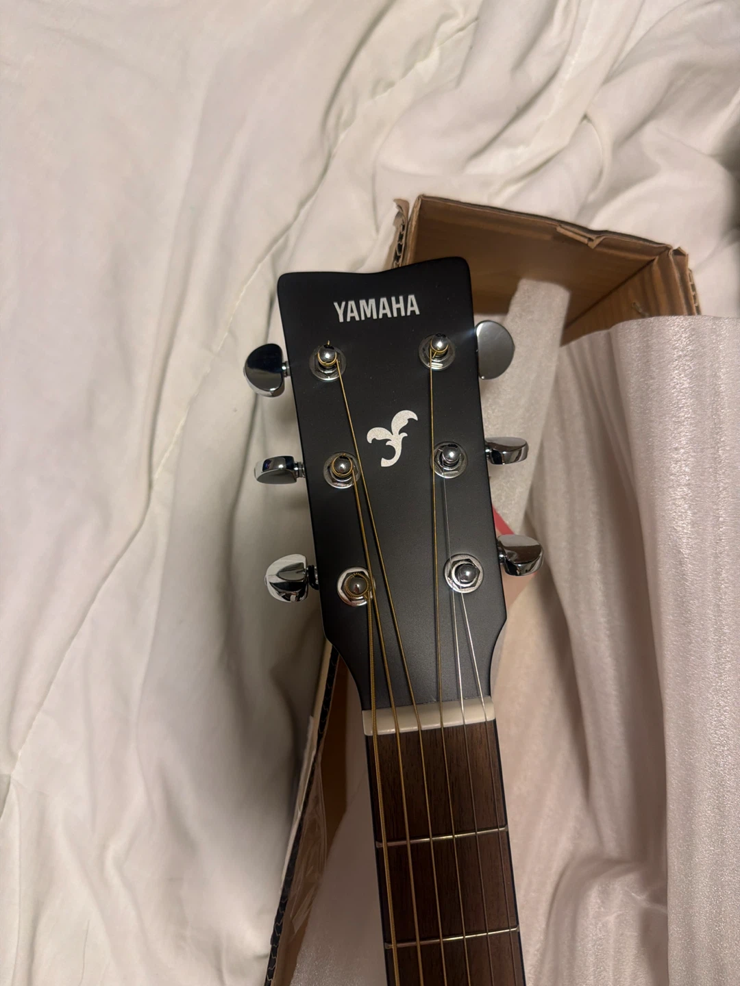 Yamaha Acoustic Guitar - Black - photo 2