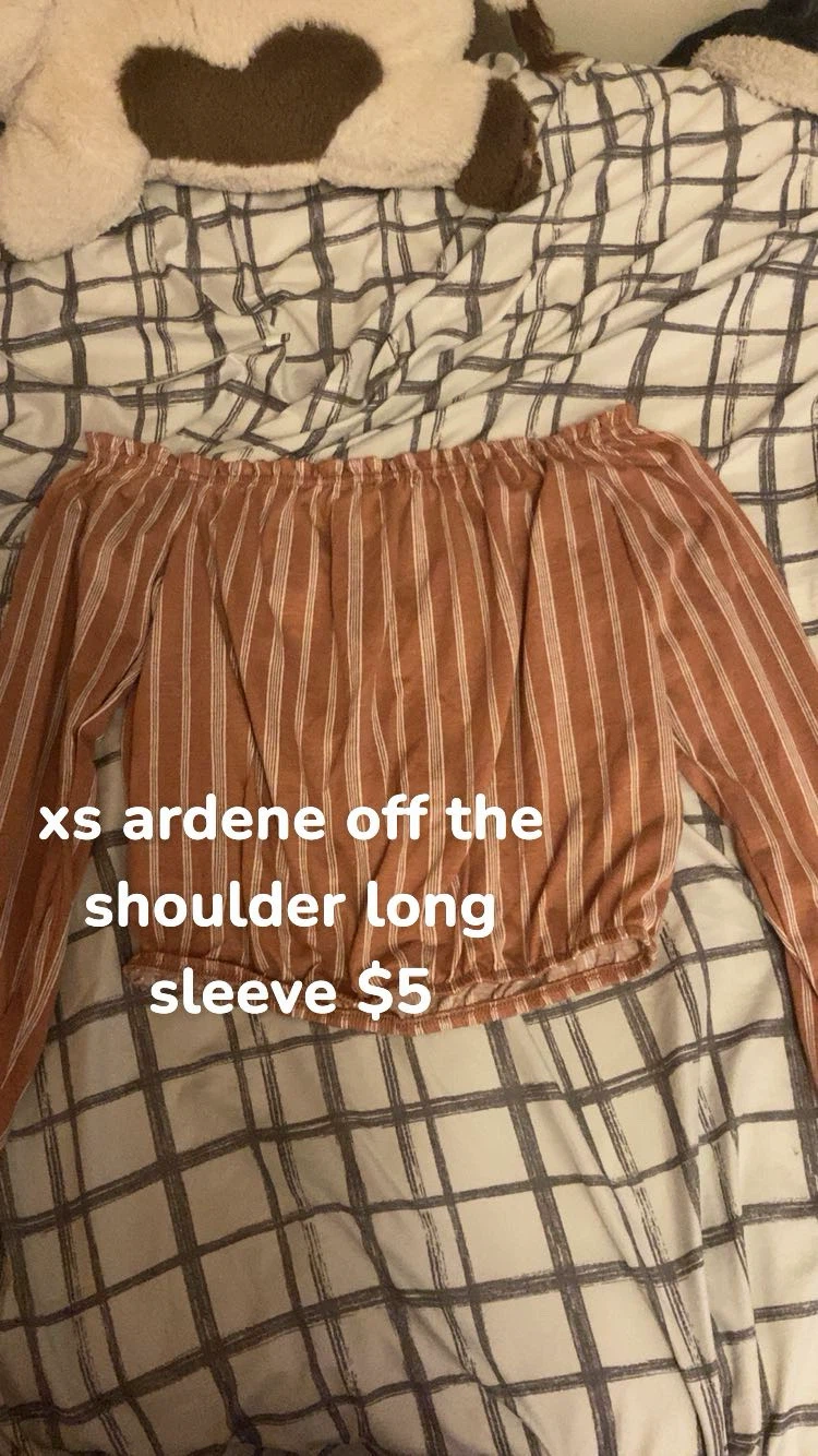 Ardene Off the Shoulder Long Sleeve Shirt