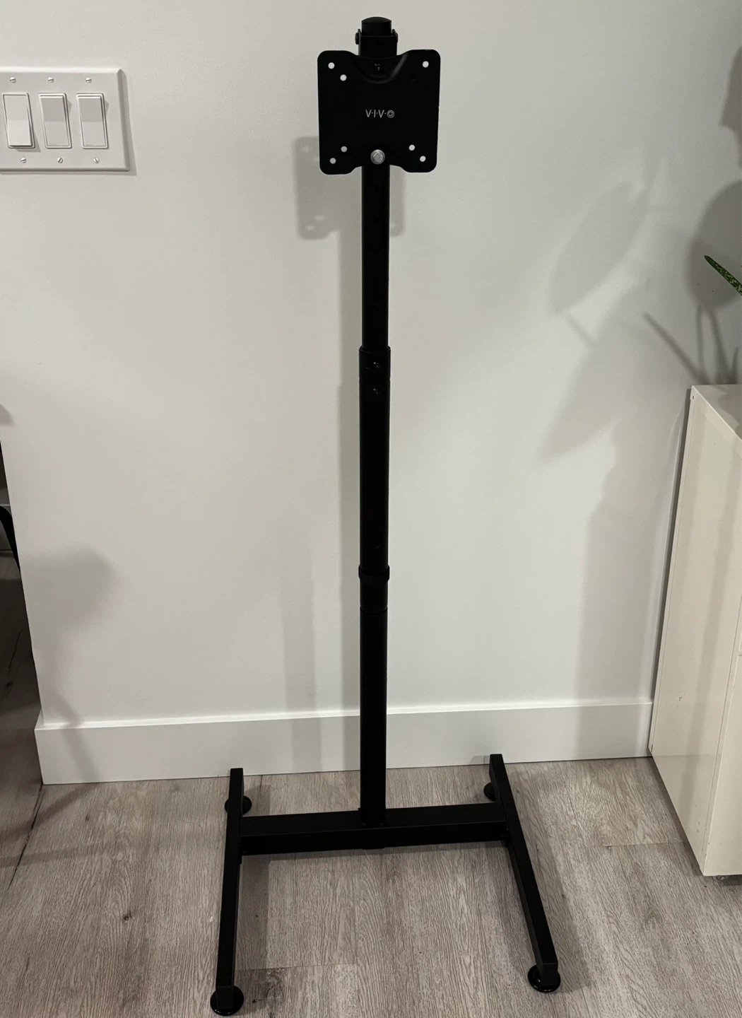 VIVO TV Stand
