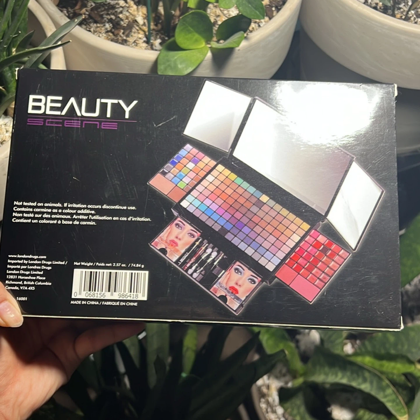 Beauty Scene Eyeshadow palette with Built-In Mirror