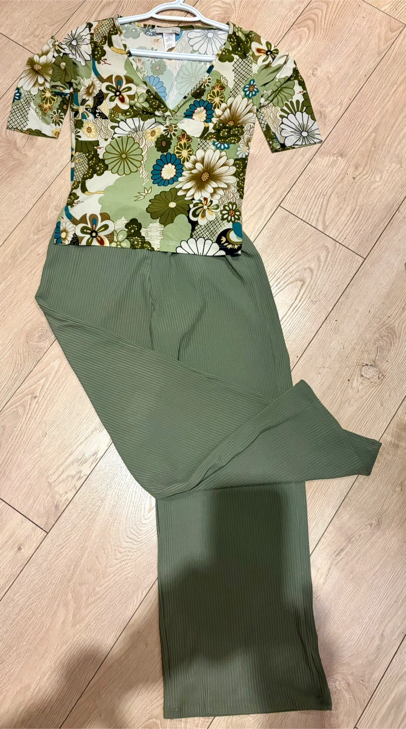 Esprit Floral Top and Green Ribbed Pants Set