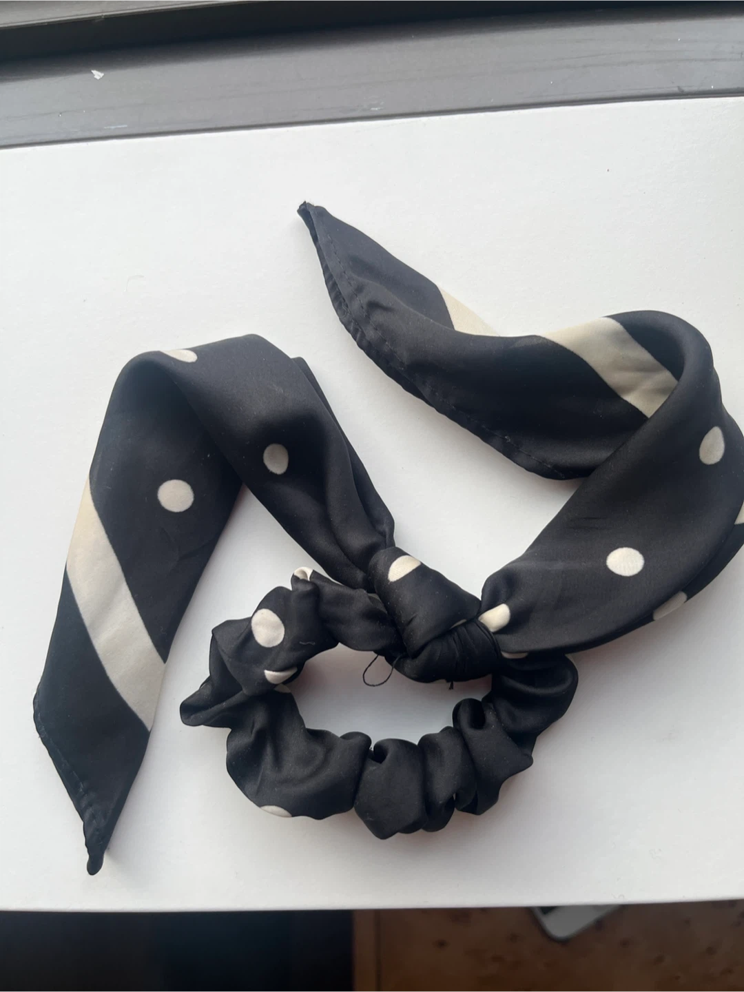 Black and white polka dot scrunchie with bow tie - photo 5