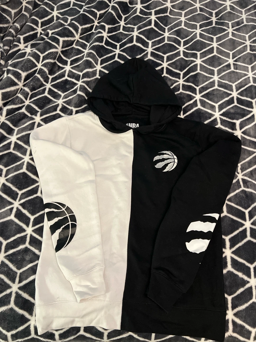 NBA Toronto Raptors Hoodie Size M