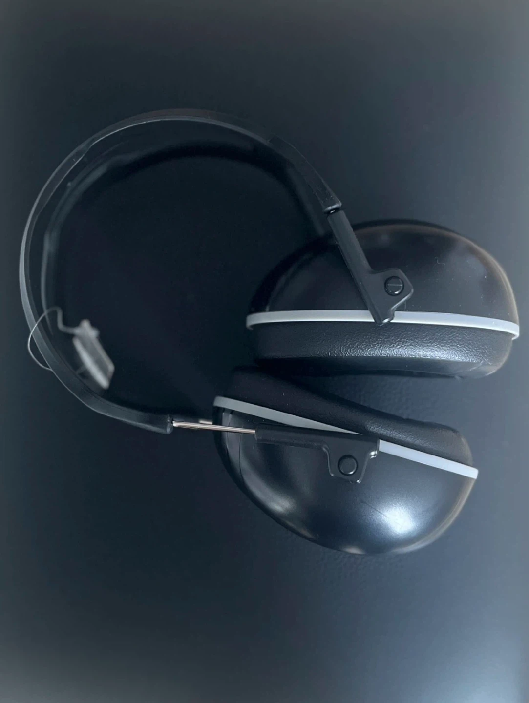 Black Noise Cancelling Earmuffs SNR 35db